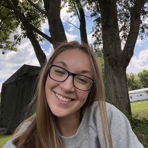 Meet your Posher, Bella